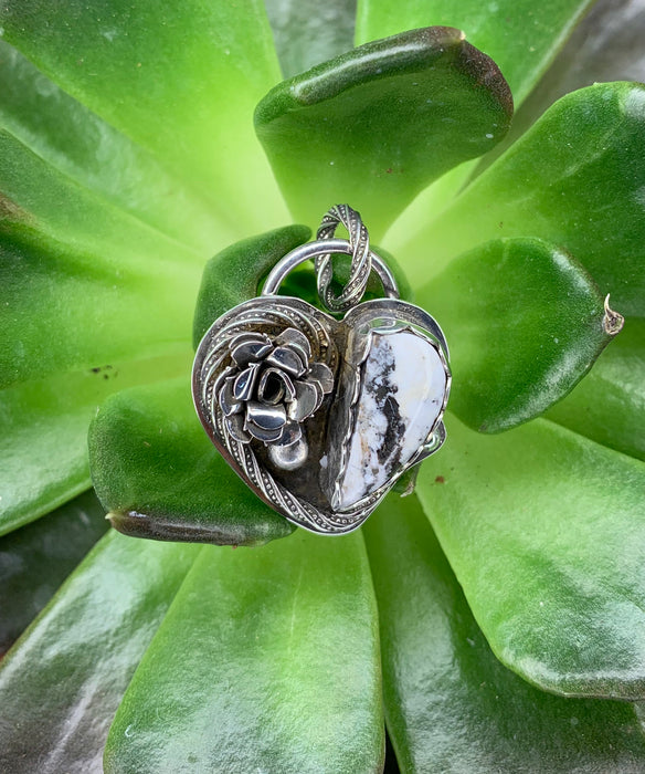 White Buffalo heart pendant with 18 inch chain