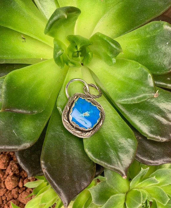 Small turquoise pendant no chain