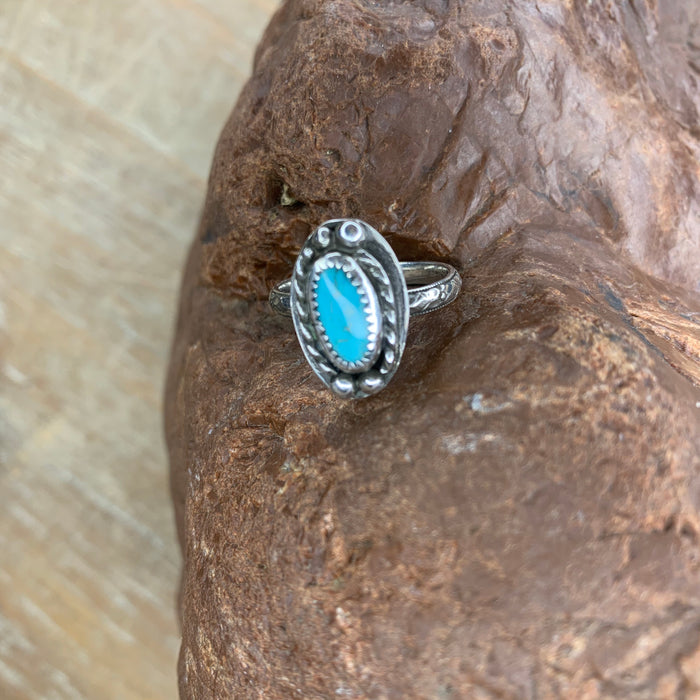 Small turquoise ring