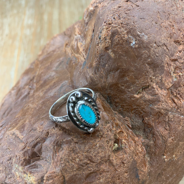 Small turquoise ring