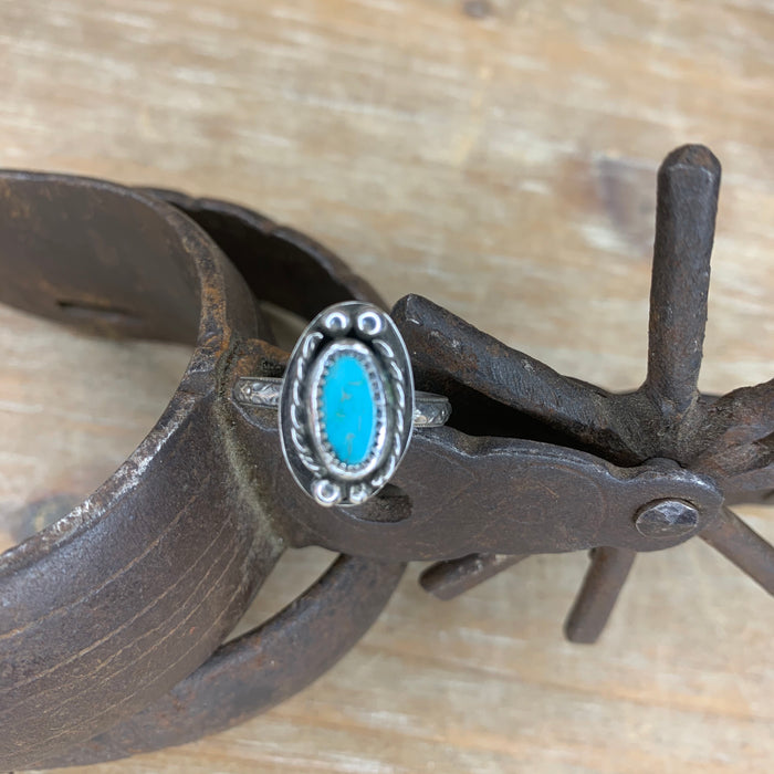 Small turquoise ring