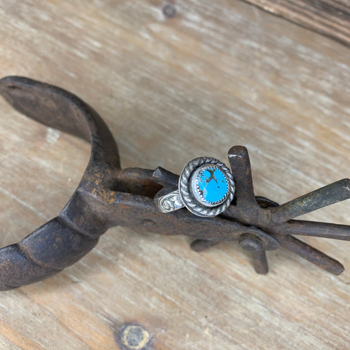 Turquoise western style ring