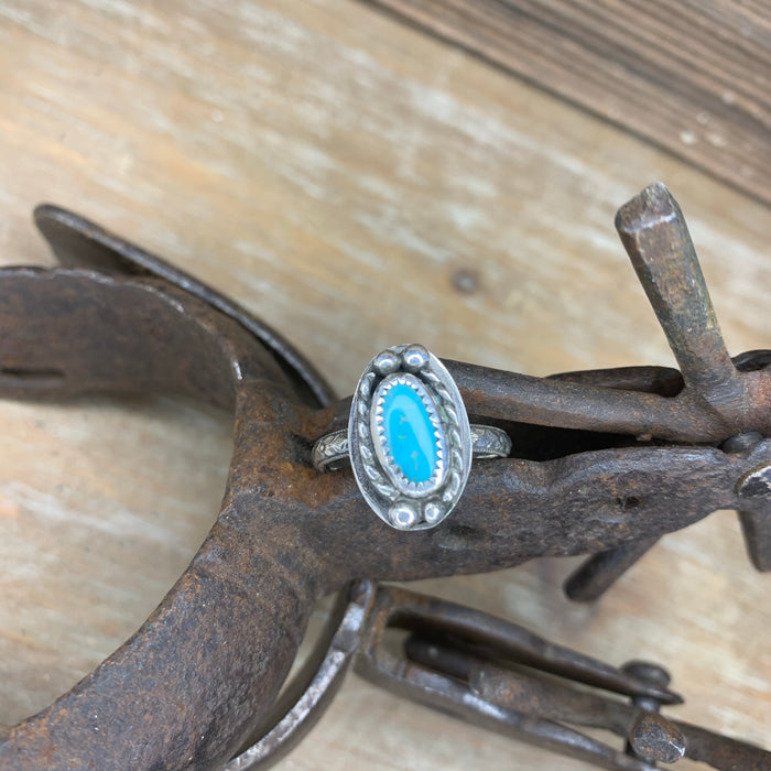 Small turquoise ring