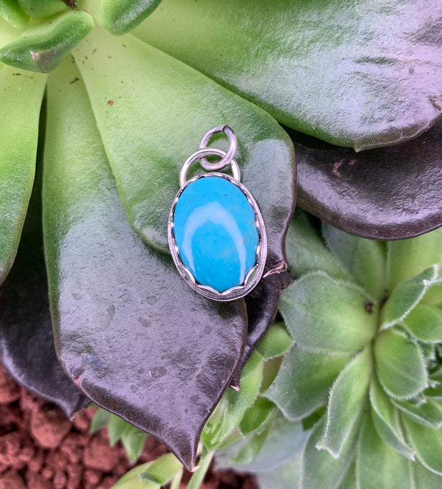 Small turquoise pendant with 18 inch chain