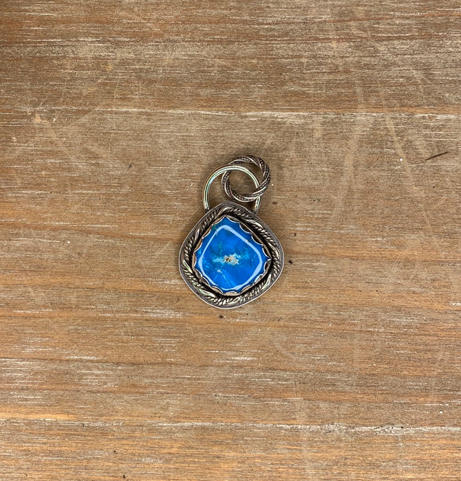 Small turquoise pendant no chain