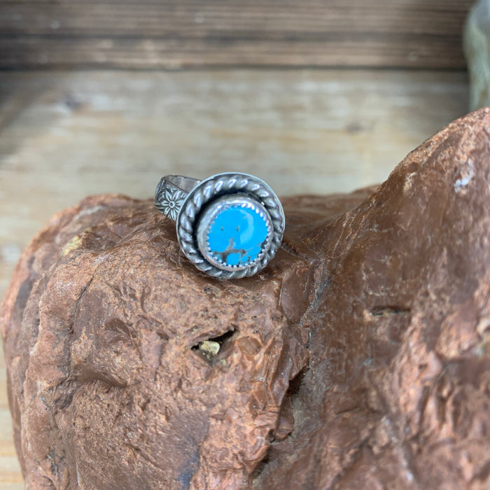 Turquoise western style ring